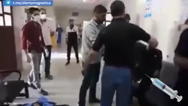 A Father’s Son Collapsed After His Covid-19 Inoculation And Was Rushed To The Hospital💉😢