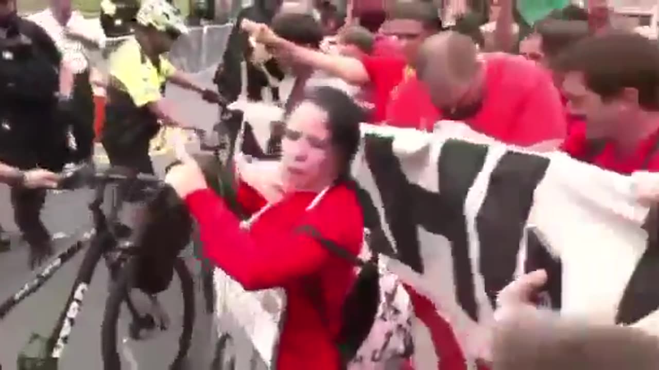 Police deploy pepper spray on protesters near Capitol ahead of Netanyahu address