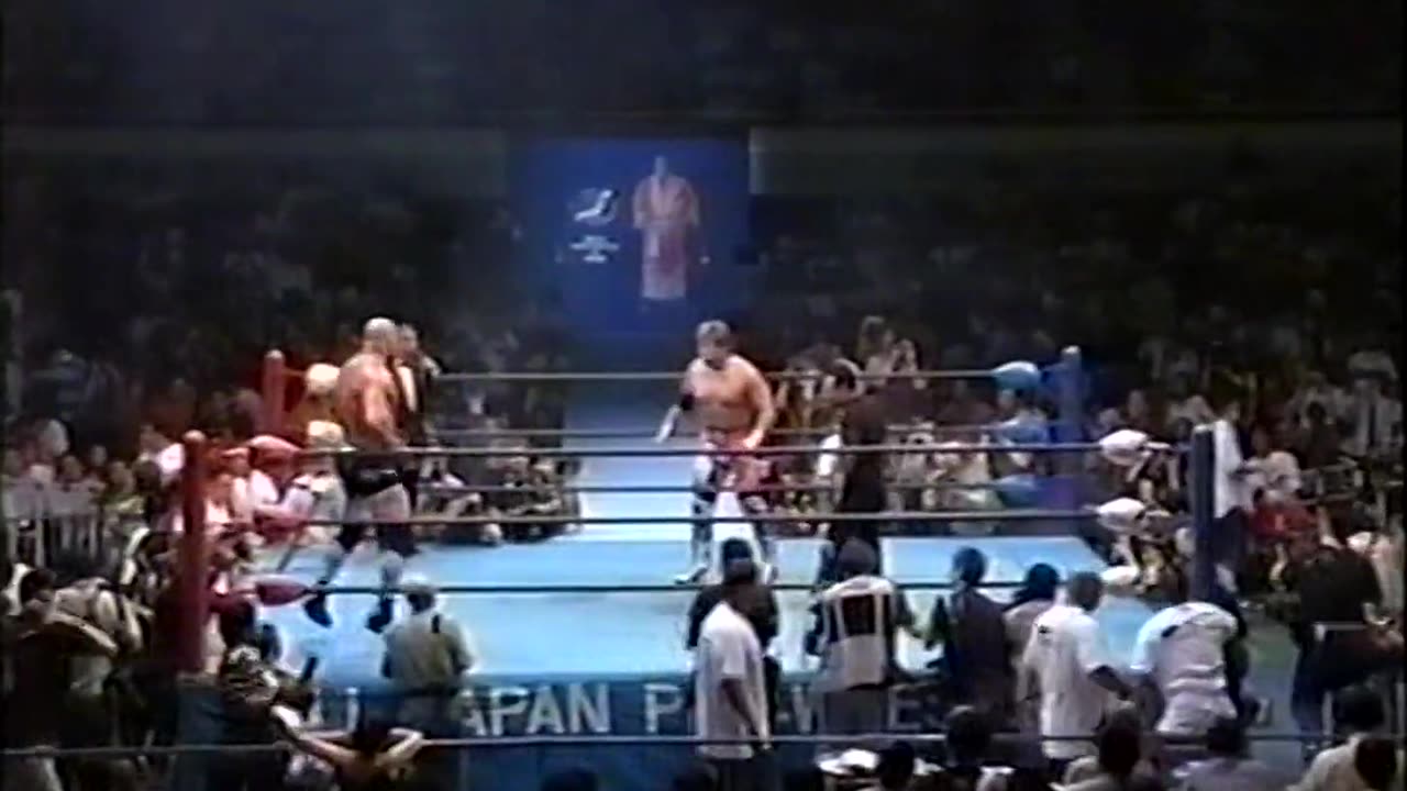 2002.08.30-AJPW-Satoshi Kojima VS Bill Goldberg