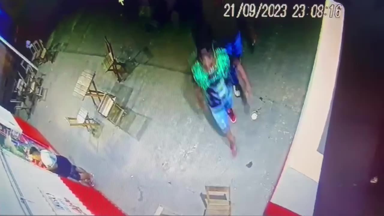 Homem foi agredido com facadas em distribuidora de VG