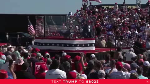 President Trump just brought his grandaughter Carolina on the stage!!!