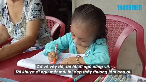 cô gái nhỏ bé