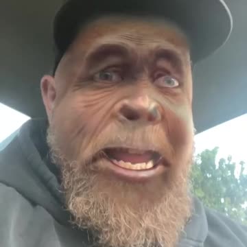 Wayne denies eating Len's Banana.