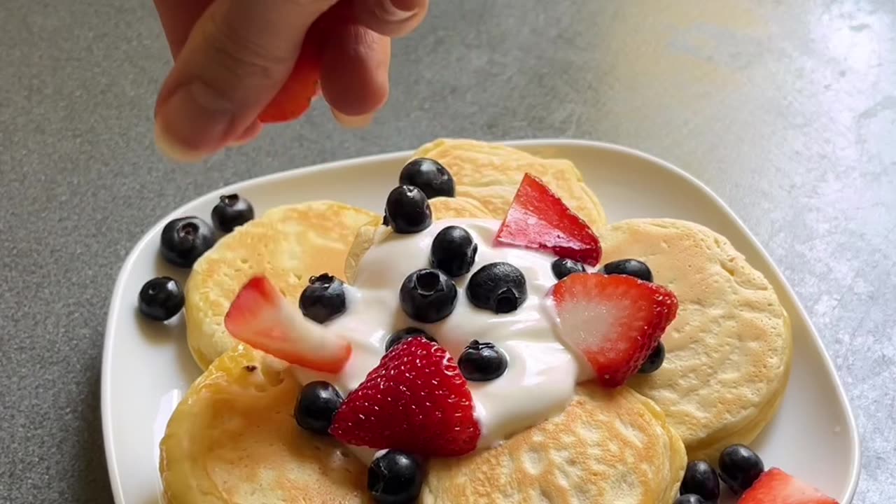 The Easiest Protein Pancakes