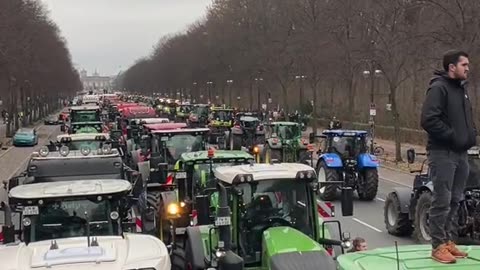 Farmers in Berlin en masse today demanding the government withdraw plans to ..