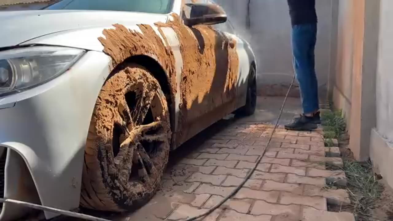 Wash the Dirtiest BMW 4 : Deep Exterior Detailing