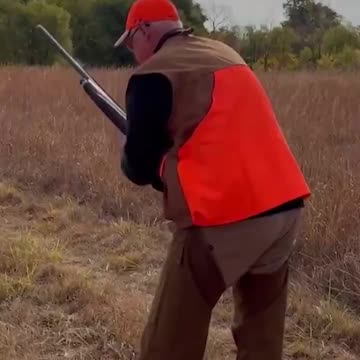 Tim Walz shotgun skills are lacking.