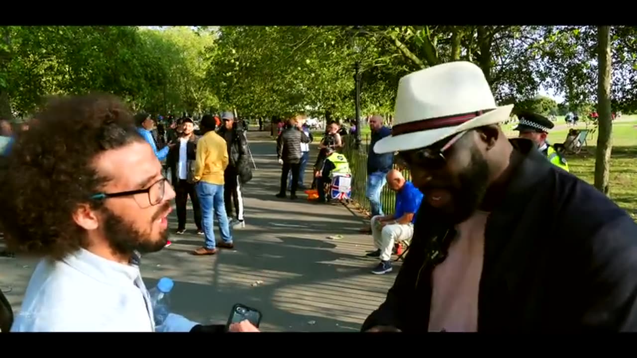 Muslims Recognising Errors & Changes in Arabic Qurans Paperboy Speakers Corner