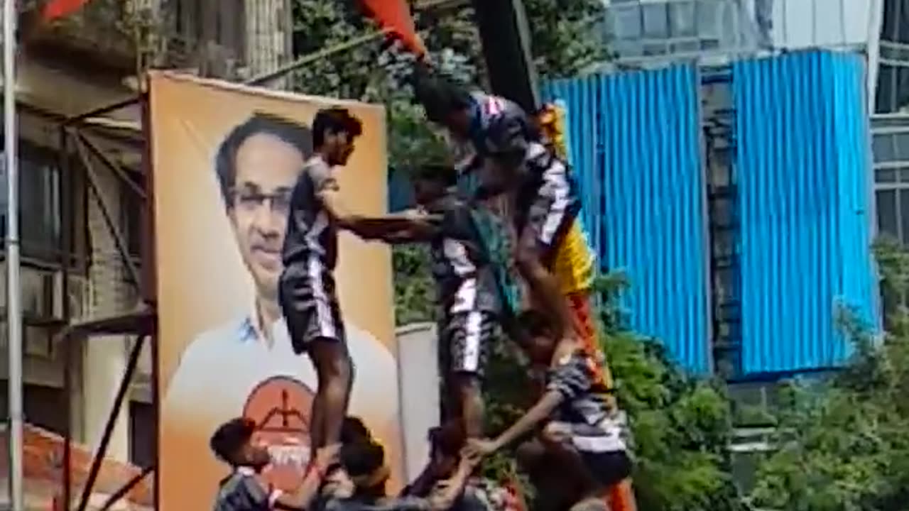 Dahi handi Festival in India Mumbai_Human pyramid