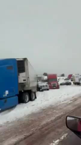🚨WARNING: Multiple vehicles collided due to blizzard conditions on I-40 road in Cuervo of New Mexico