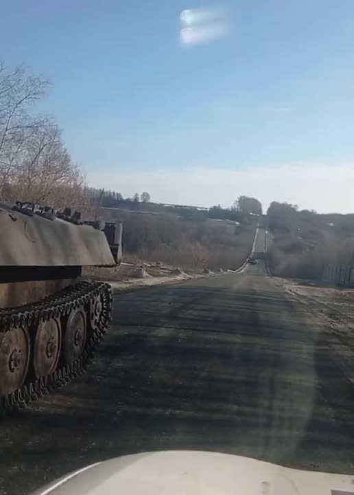 Russian Armoured Vehicle runs out of Fuel and Encounters Ukrainian Driver