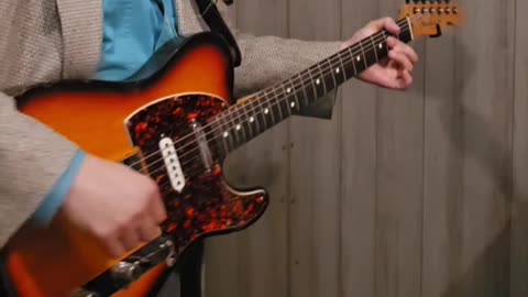 Fender sunburst telecaster sound demonstration.