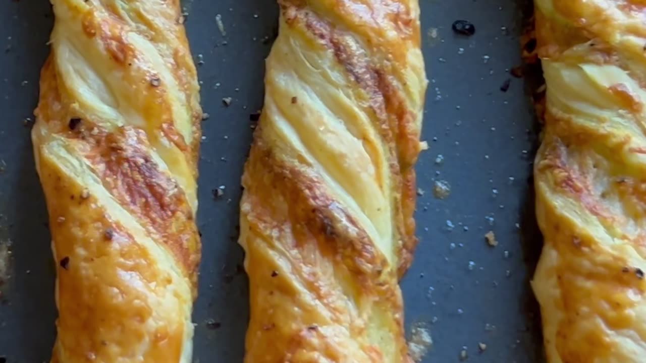 Ultimate Cheesy Pesto Twists! 😍🧄🍃 #cooking #cheese #food