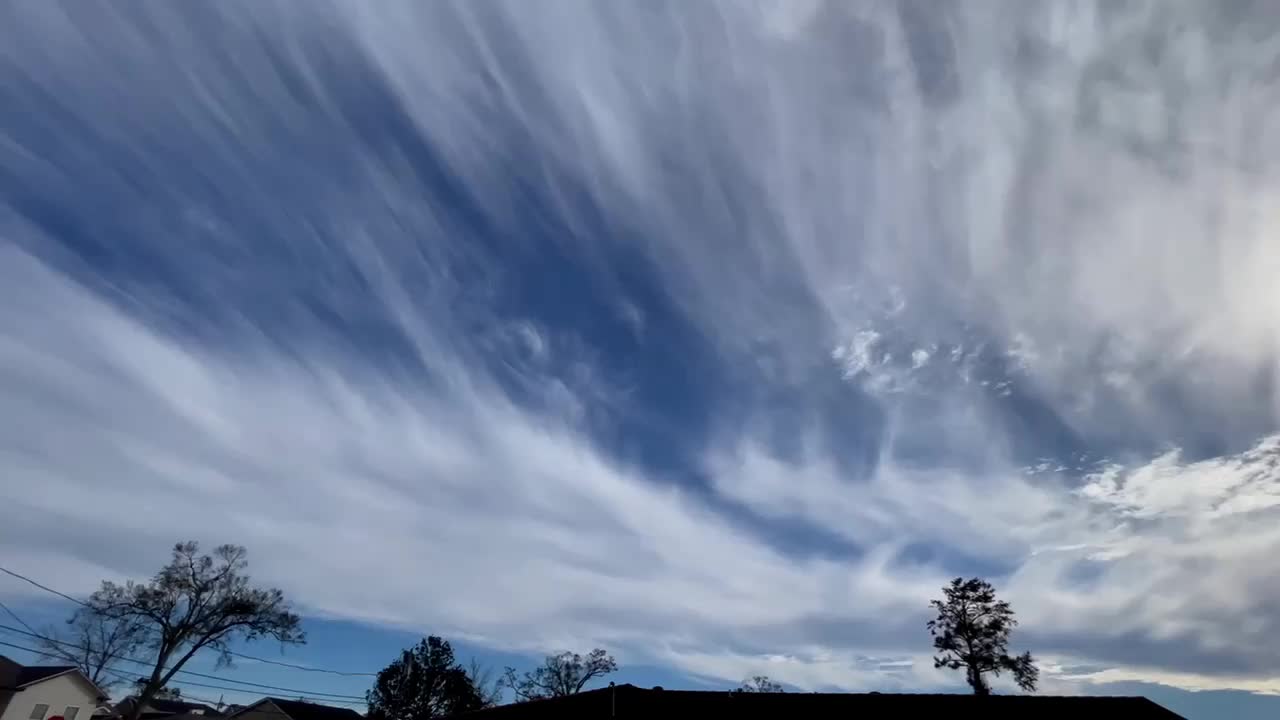 MASSIVE CHEMTRAILS AND SMALL SUN DOG KENNER, LOUISIANA 2-10-22