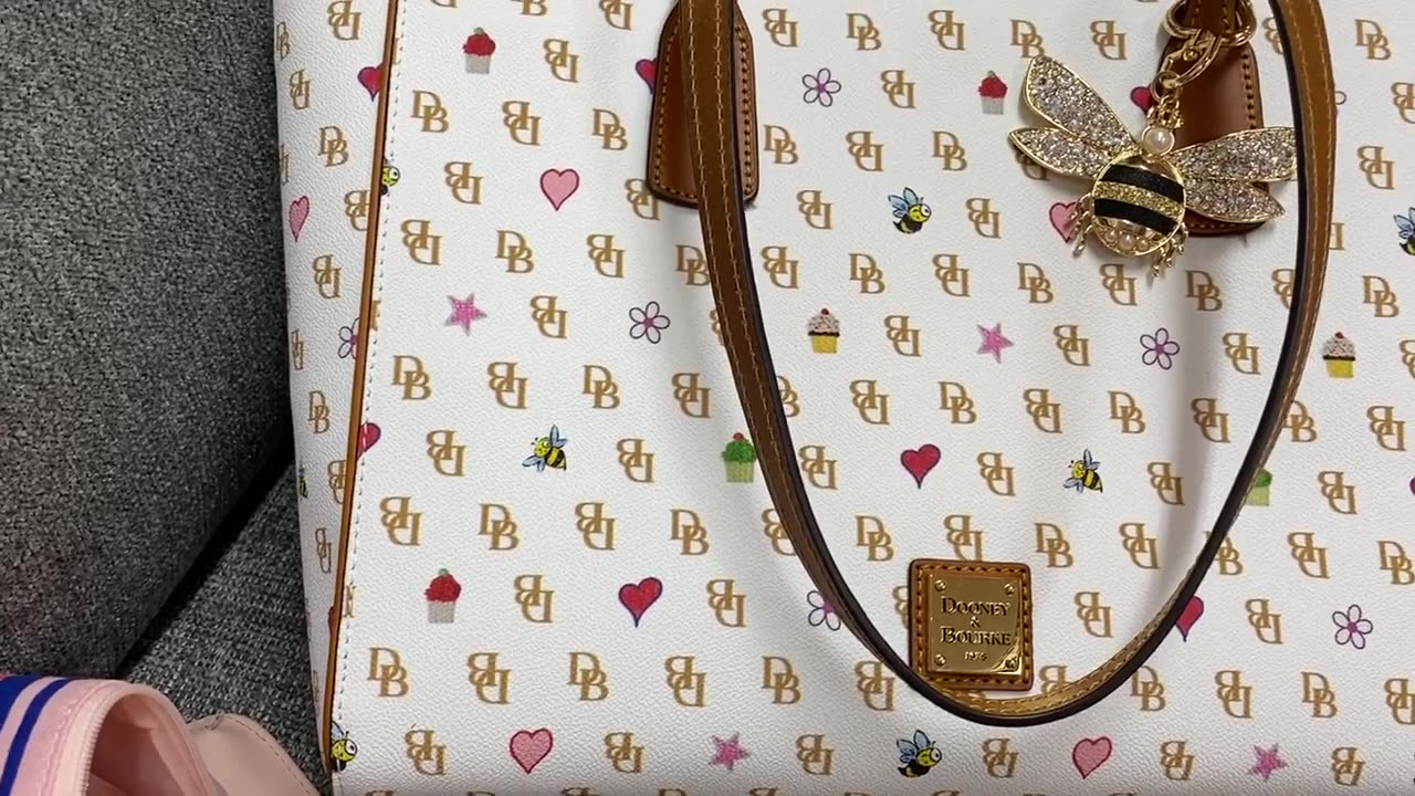 What's in my Dooney & Bourke Ashton Tote