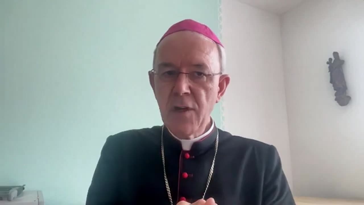 Bishop Athanasius Schneider Reacts to Archbishop Vigano's Excommunication!