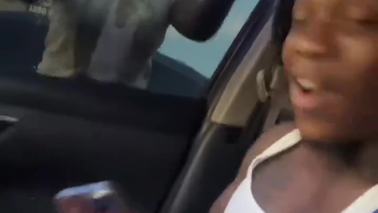 He got into her phone and caught her cheating 😳