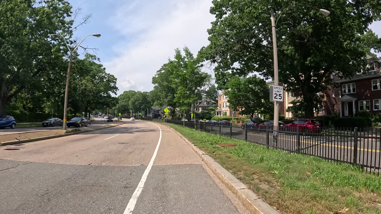 💥🚴🏻‍♂️ARBORWAY A Boston Bike Ride on lane on FAST road with Nature and City Views