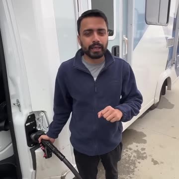 Newzealand petrol pump video