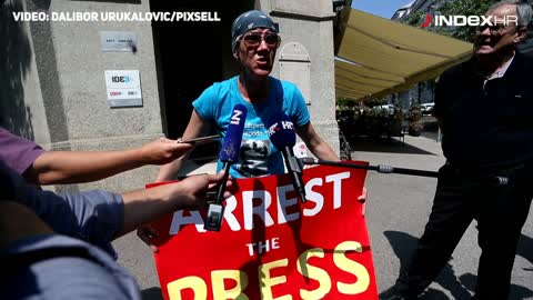 Iva Anzulović o bacanju izmeta na zgradu Vlade