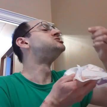 Rockydennis Presents "Eating Taco Bell"