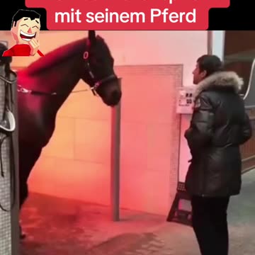 Thomas Müller spricht mit einem Pferd 😂😂