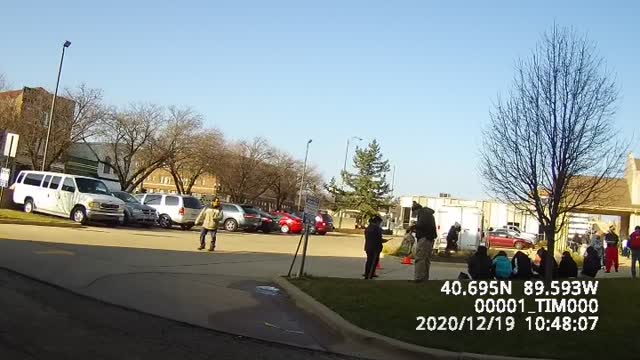 Open air at "Loaves and Fish" line, Peoria. December 19, 2020