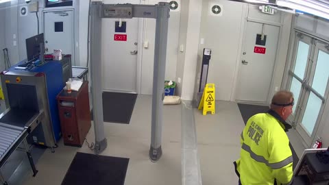 0972USCG00SouthTrailer_2021-01-06_17h40min02s253ms.mp4