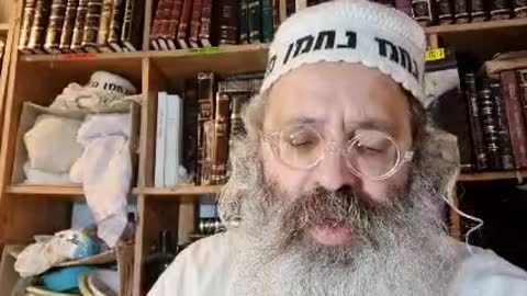 השתא ומה אלישע דכי הוו רבנן מיפטרי מקמיה הוו פיישי תרי אלפן ומאתן רבנן - שיר נ נח מסכת כתובות דף קו