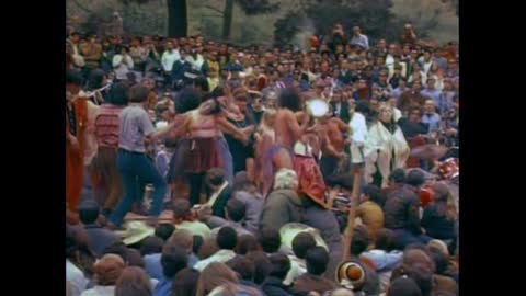 Beatles - 2 minute summary of America's Summer of Love (1967)