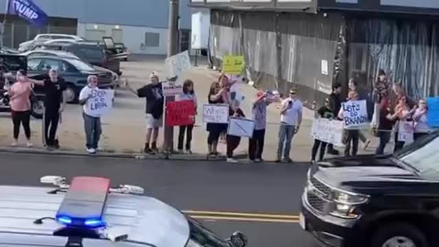 Scranton, PA Welcome "F*ck Joe Biden" to his motorcade