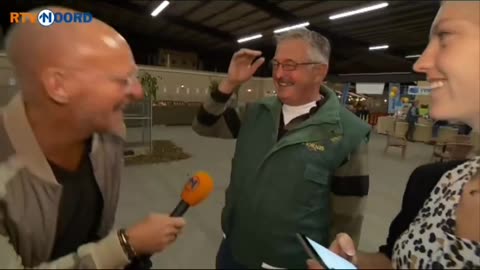 Kippenboer / Chicken Farmer