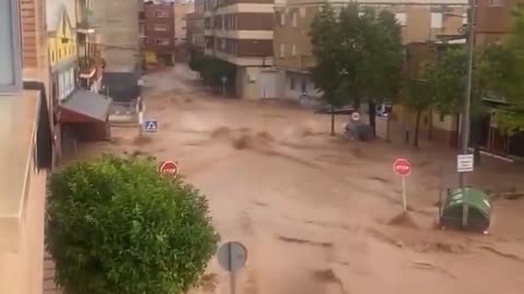 🚨KŁODZKO godzina 12:10 dramatyczna sytuacja miasto tonie 😳💧🌊🚨