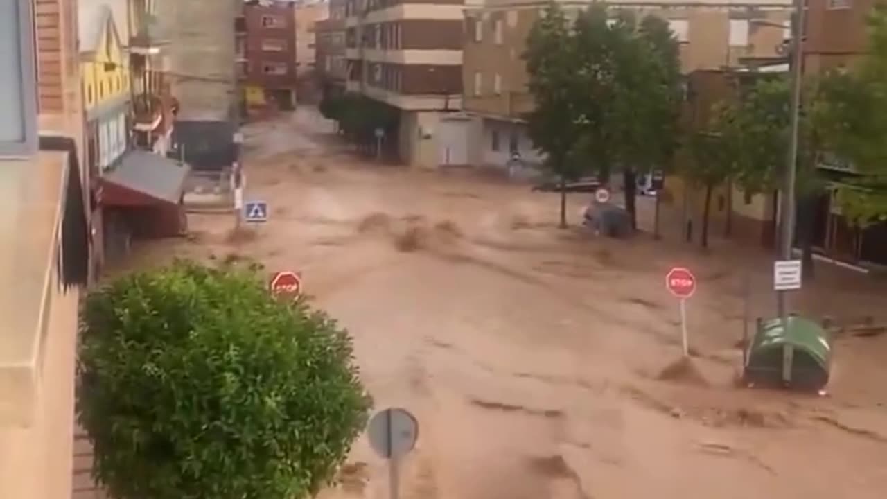 🚨KŁODZKO godzina 12:10 dramatyczna sytuacja miasto tonie 😳💧🌊🚨