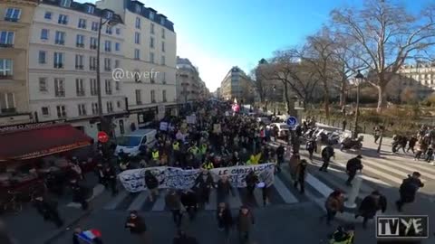 Paris Freedom Convoy 25Feb2022