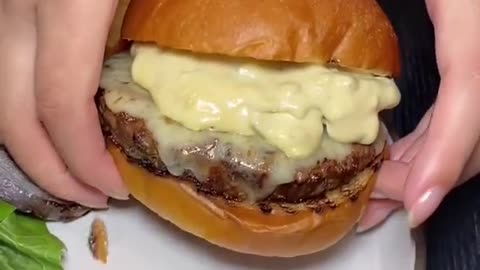 The ELECTRIC LEMON CHEESEBURGER in