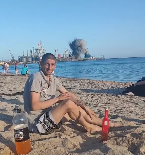 A powerful explosion in the port of Berdyansk did not scare the residents