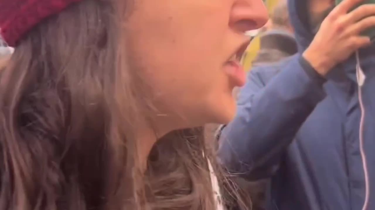 Selon cette juriste, la France collabore contre les Musulmans et contre les Arabes !