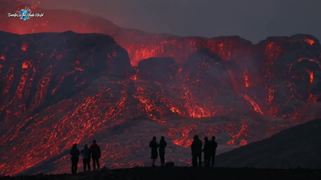 HUGE LAVA FLOWS LEAVE PEOPLE IN AWE-MOST AWESOME VIEW ON EARTH-Iceland Volcano Throwback -May31 2021