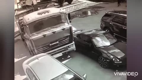 Man amazingly stops truck