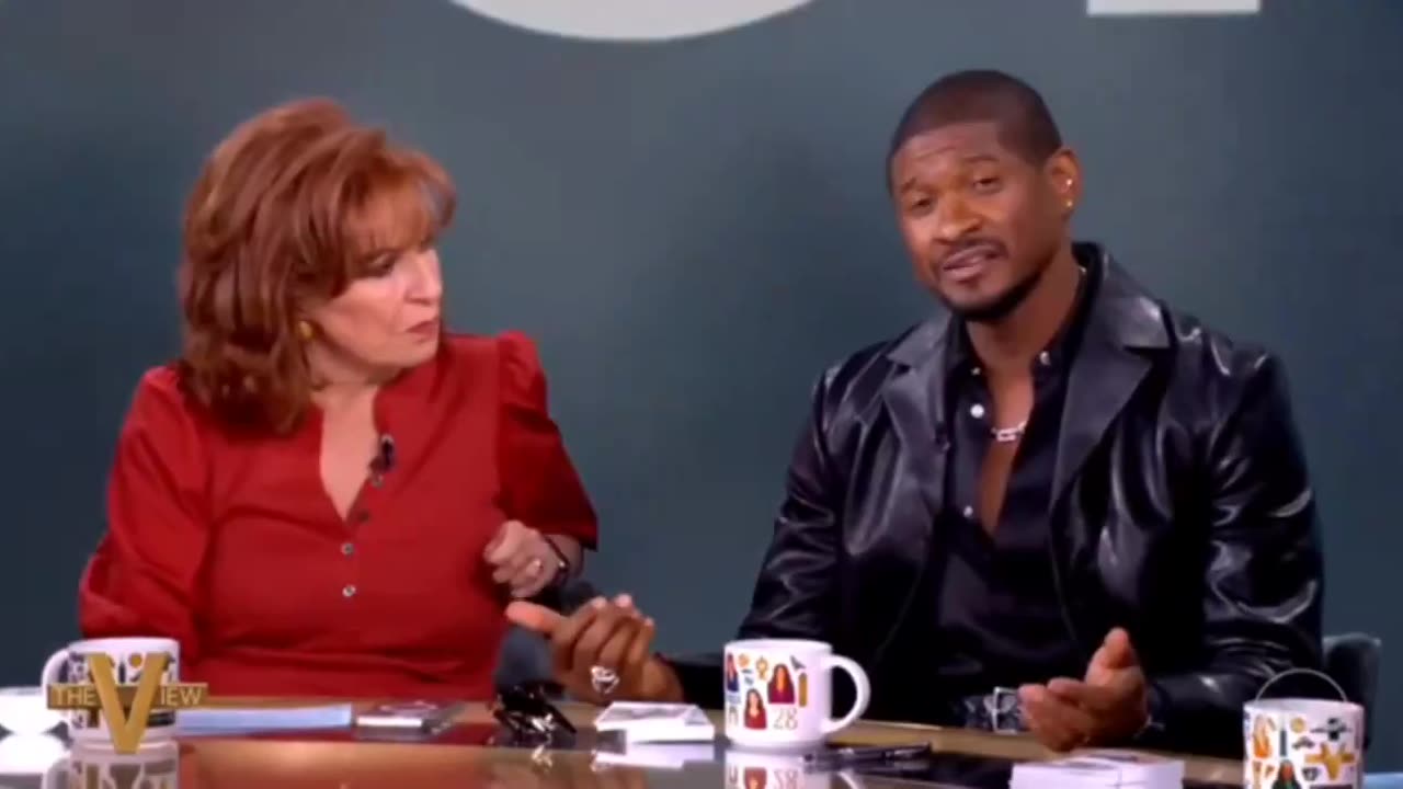 🚨Joy Behar trying to get Usher to say he’s voting for Kamala, and he disappointed her big time