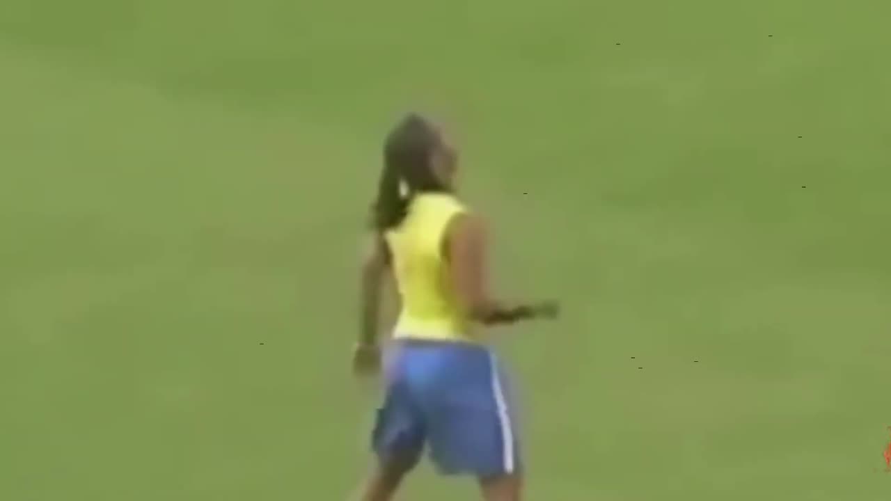 Ronaldinho Magic: Unbelievable Skills & Epic Dribbles!