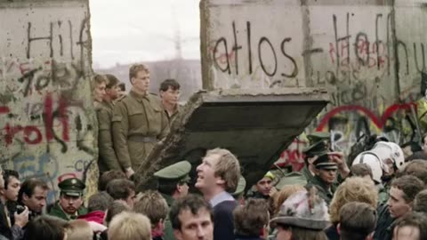 Berlin Wall's Fall and Tiananmen's Tank Man: Symbols of Freedom and Resistance #Shorts