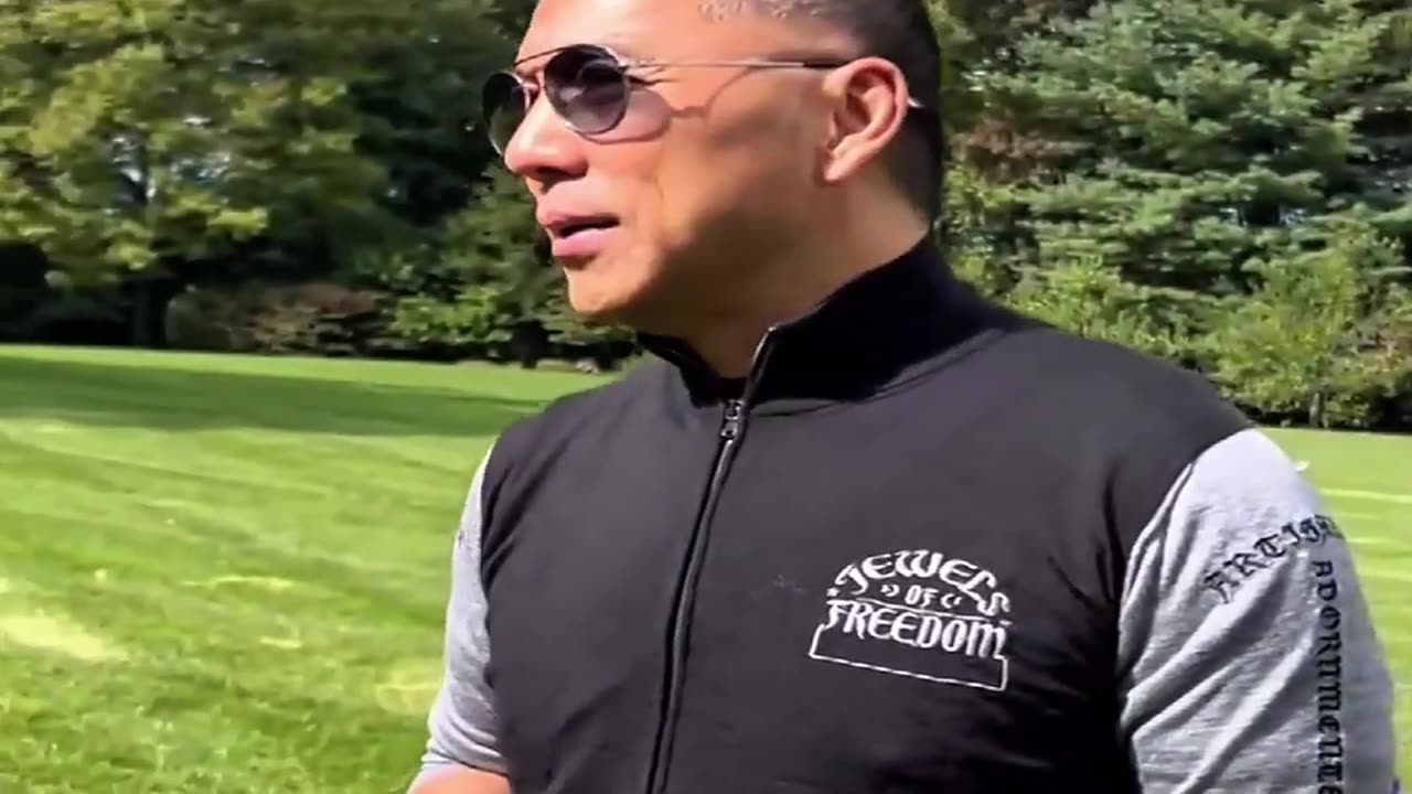 20221010文贵先生GETTR¹： #台湾双十节：祝台湾人民永远拥有双十节，早日独立！以占有土地奴隶人民的政权统治方式一去不复返，真正的国家强大是人民的强大。