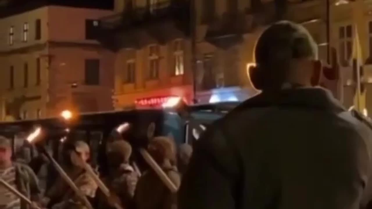 Ukrainian right-wing nationalist in Lviv threatens to kill the mayor of Lviv