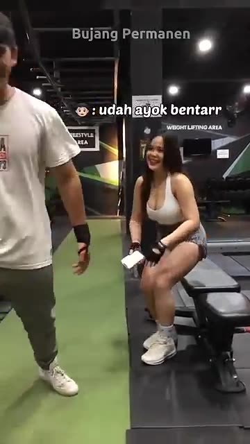 how to approach girls at the gym