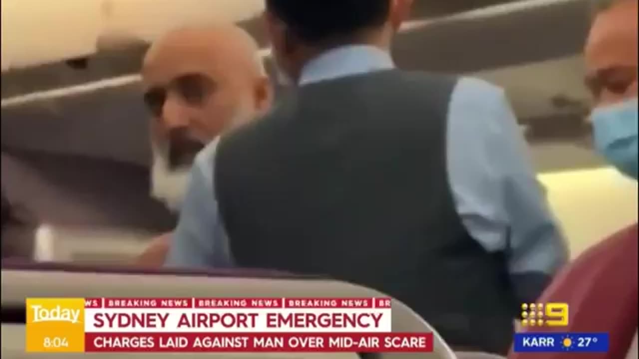 This is scary. Jihad in mid-air. This man is threatening to blow up the plane in