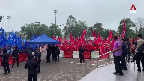 Malaysia GE15_ Supporters show up in force at nomination centres