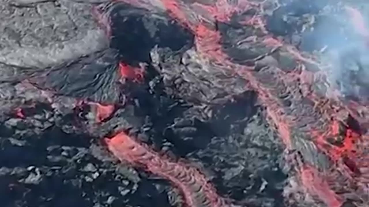 A new eruption at Hawaii's Kilauea volcano put on a show for scientists flying over