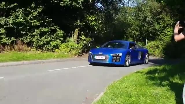 AUDI R8 V10 PLUS HUGE ACCELERATION!